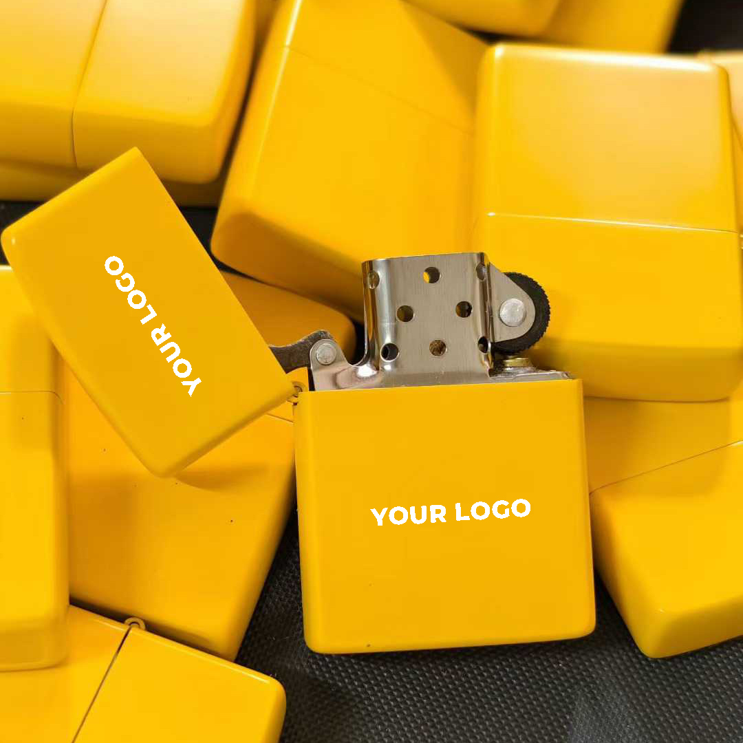 	Personlige lightere med logo