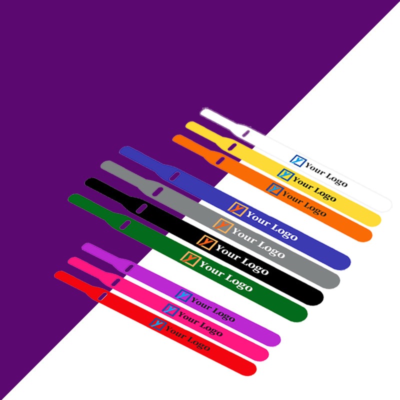 Personlige borrelåsstropper med logo