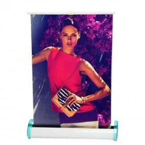 Mini roll-up i A4/A3 med logo – Tilpassede bord- og skr...