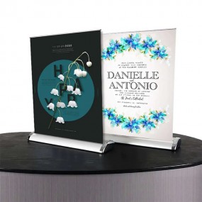 Mini roll-up i A4/A3 med logo – Tilpassede bord- og skr...
