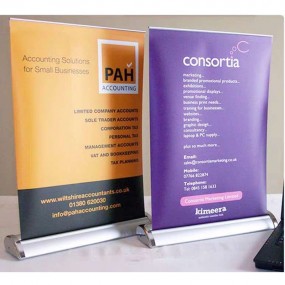 Mini roll-up i A4/A3 med logo – Tilpassede bord- og skr...