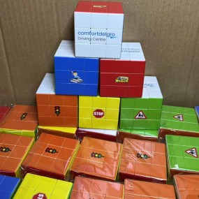 Tilpassede Rubiks-kuber med logo og trykk
