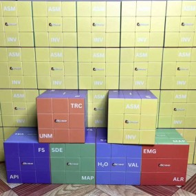 Egendefinerte Rubiks-kuber med logo – Personlige puslek...